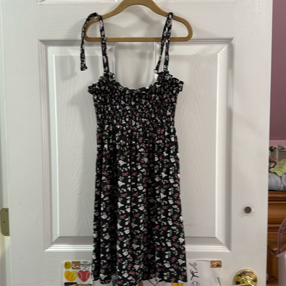 Sleeveless flower dress